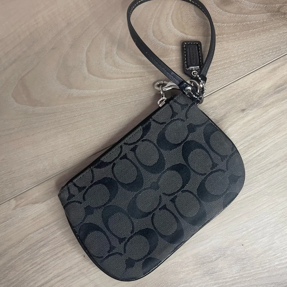 Black coach wristlet - Picture 4 of 6